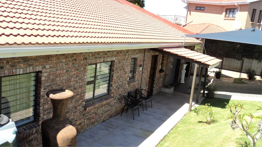 4 Bedroom Property for Sale in Dana Bay Western Cape